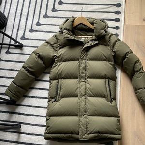 Aritzia Super Puff Mid